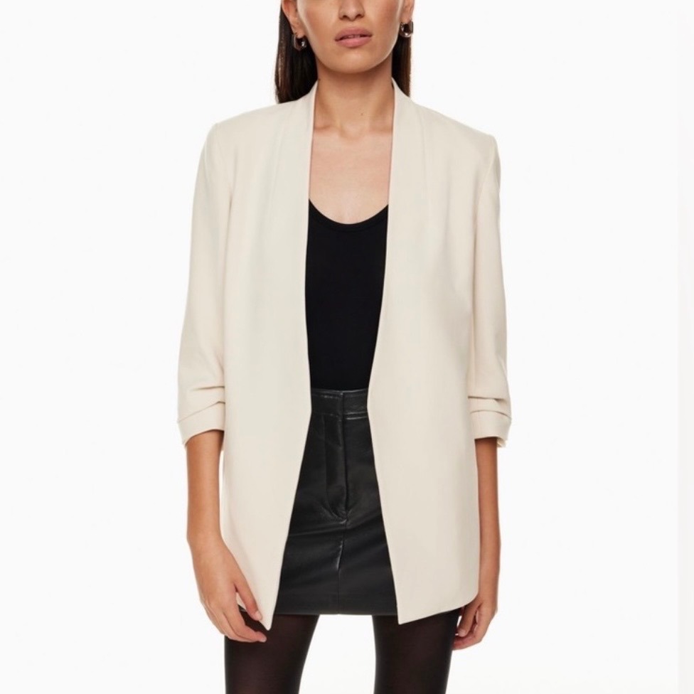 Babaton Aritzia Cream Beige Power Hip Mirror Crepe Open Blazer Size 0